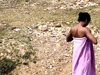 भारतीय गर्म गर्म नग्न शो बाहर धोने के दौरान